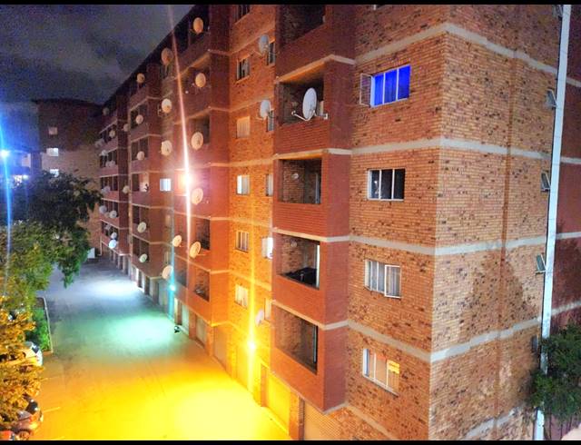 2 BEDROOM APARTMENT FOR SALE IN ZWARTKOP